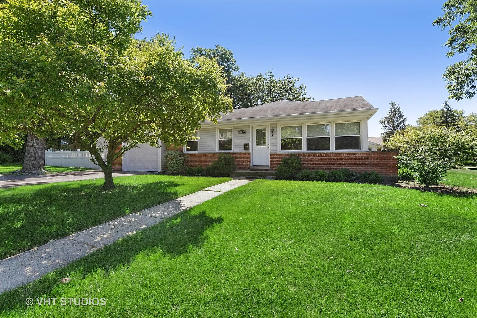 2009 Milton Ave photo 1