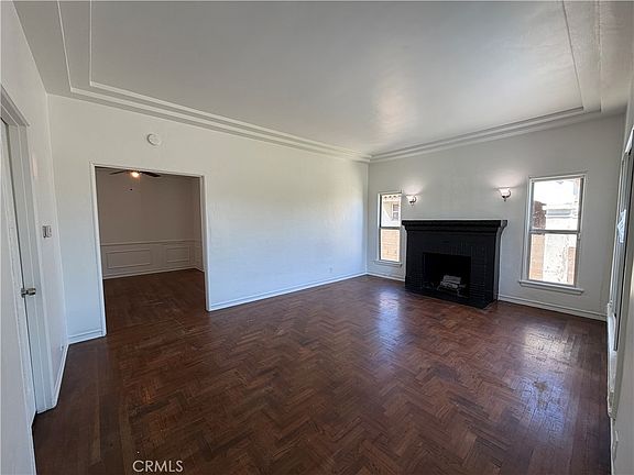 4th image of 9471 La Salle Ave