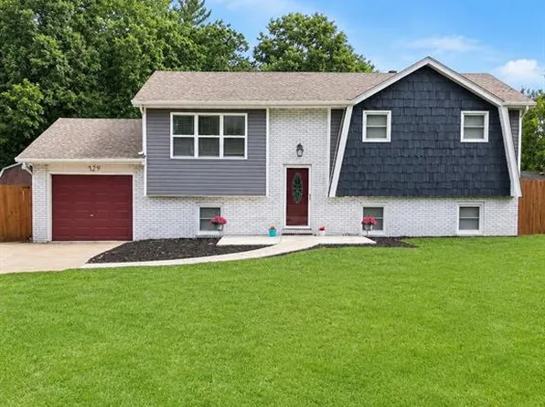 729 Albers Ln, Bethalto, IL 62010