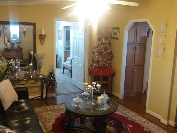 3rd image of 203 NE 50th St