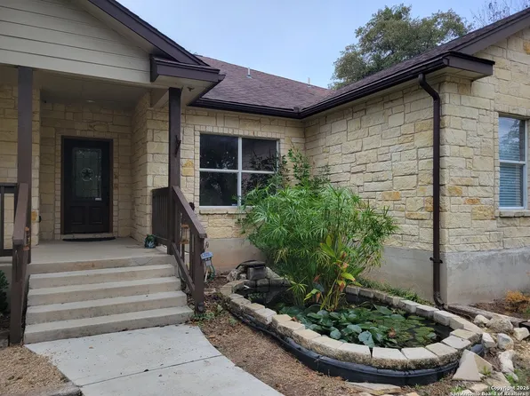 254 County Road 6876, Natalia, TX 78059