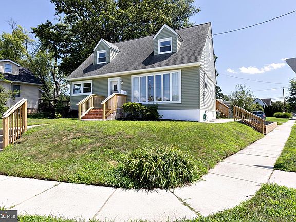 2nd image of 76 Hiawatha Rd