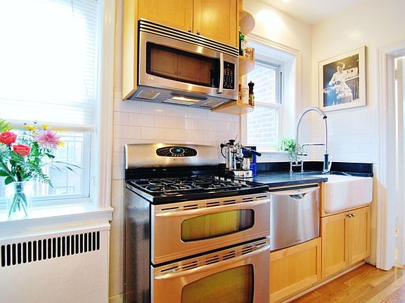 5th image of 85-10 34th Ave #621