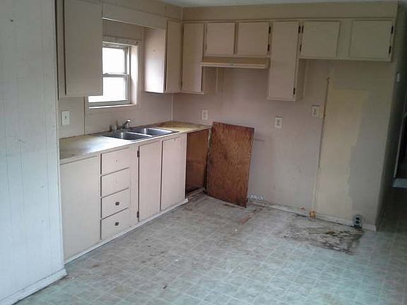4th image of 2631 Birwood St