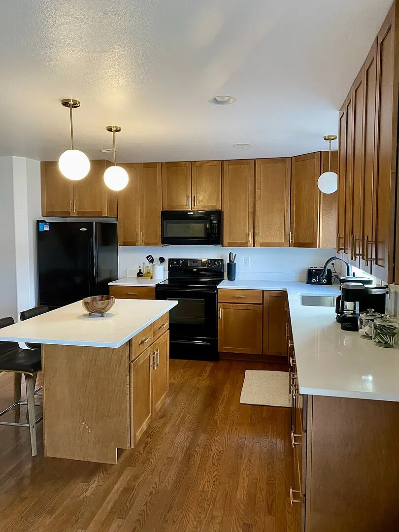 Townhome in Osgood Neighborhood - close to everything! — Photo 2