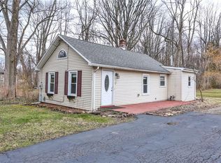 964 Five Mile Line Rd, Webster, NY 14580