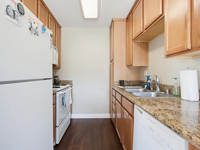 3454 Castle Glen Dr #102 — Photo 10