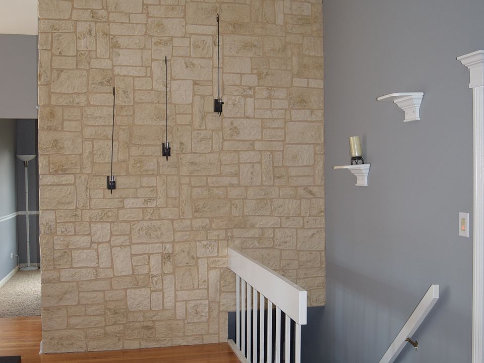 1st image of 748 Parkview Ct