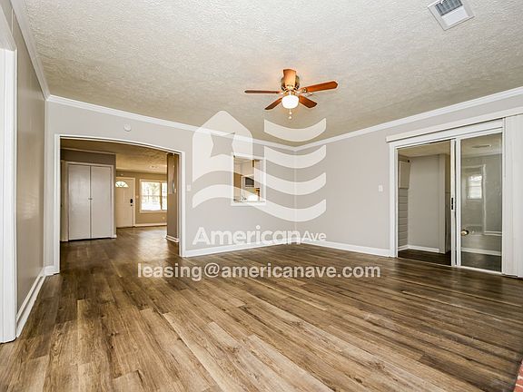1564938_003_wm_-_living_room_13514386.jpg