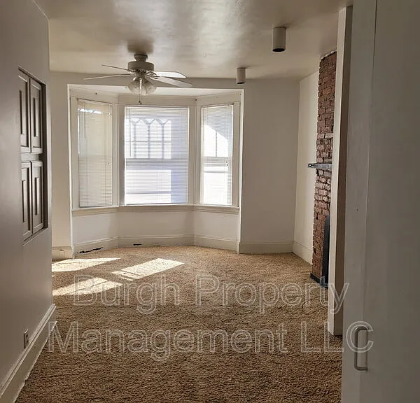 441 Locust St — Photo 4
