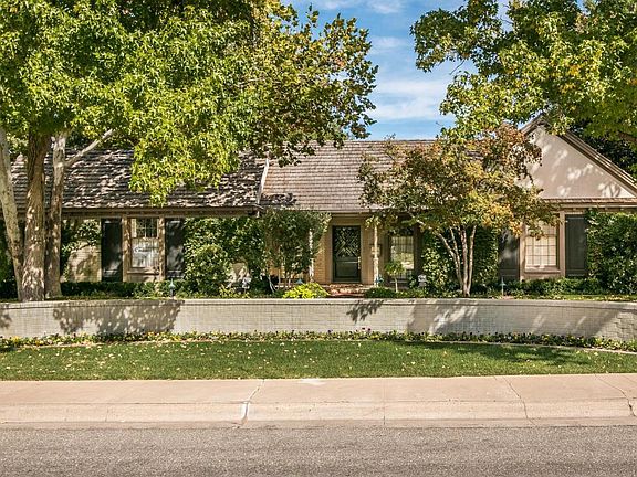 2nd image of 2320 Hawthorne Dr