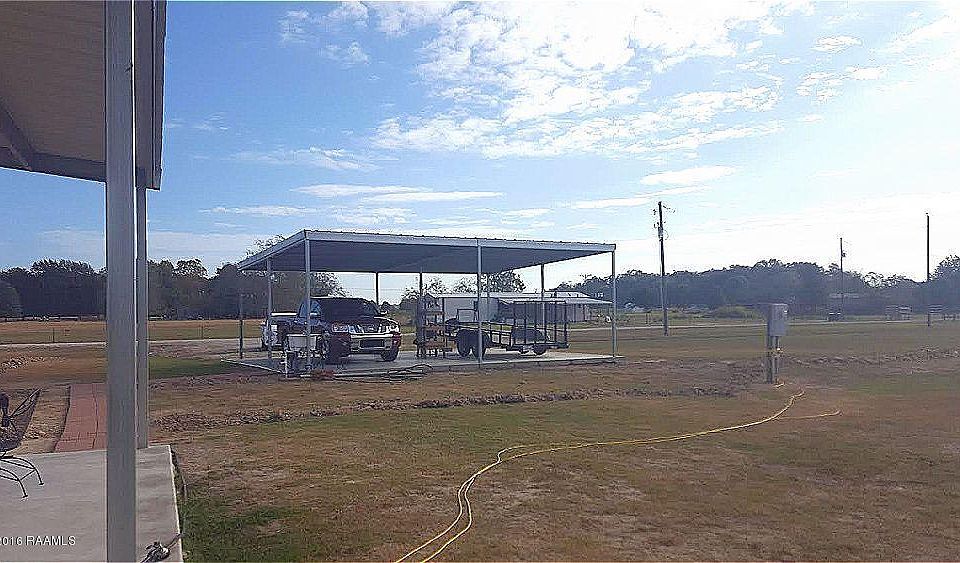 2nd image of 887 Link Rd