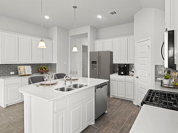 3rd image of 1828 Agarito Dr