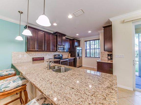 5th image of 23590 Alamanda Dr Unit 102