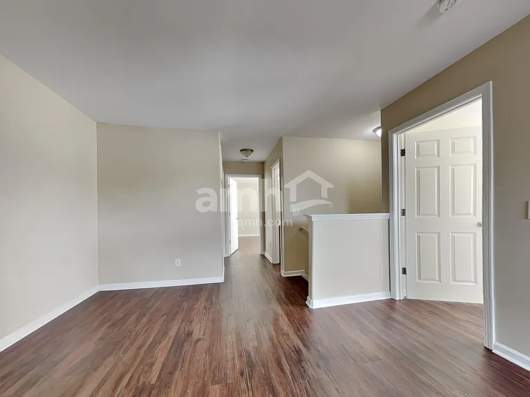 406 Flint Dr — Photo 6