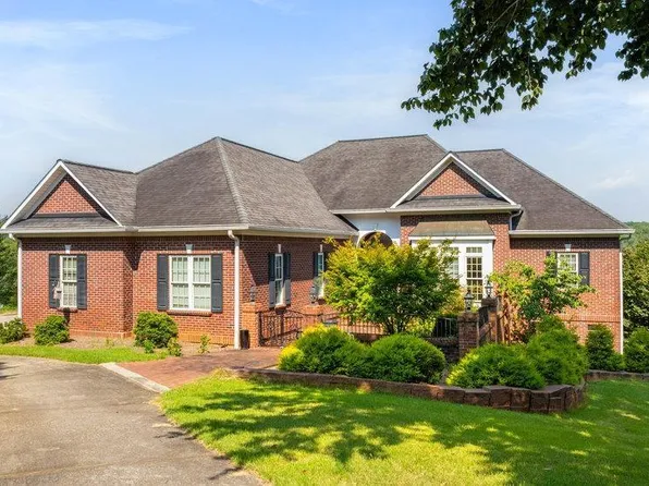 104 E Peninsula Dr, Laurens, SC 29360