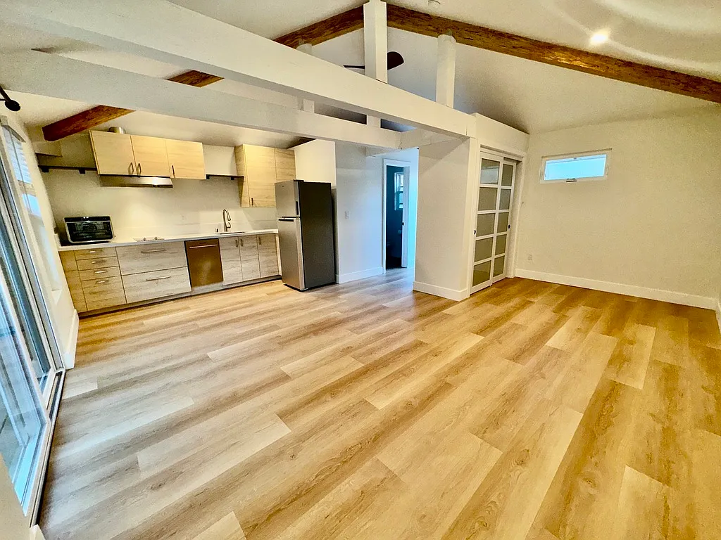 Studio, 450 sqft, $2,995 — Photo 3