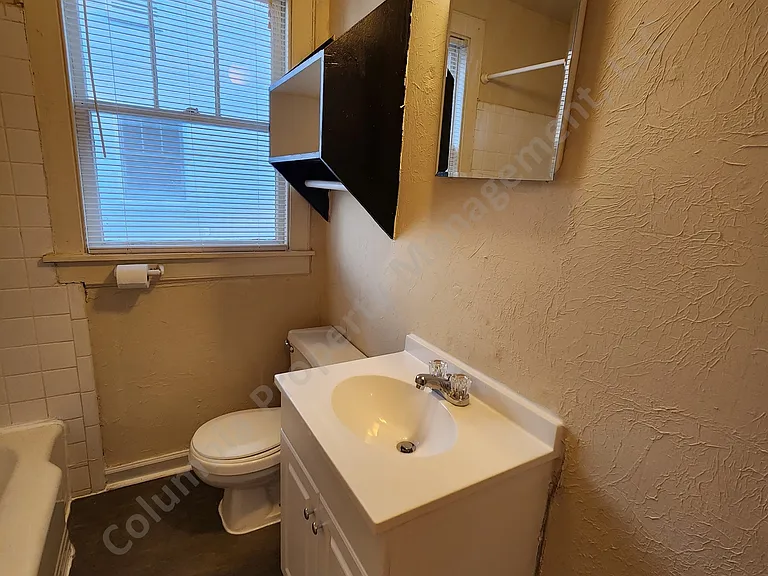 1419 McArthur Ave — Photo 12
