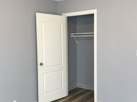 5th image of 400 W Lockeford St APT 4