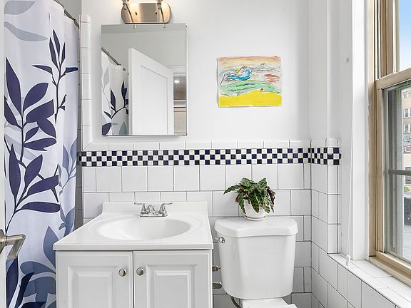 5th image of 24 5th Ave APT 632