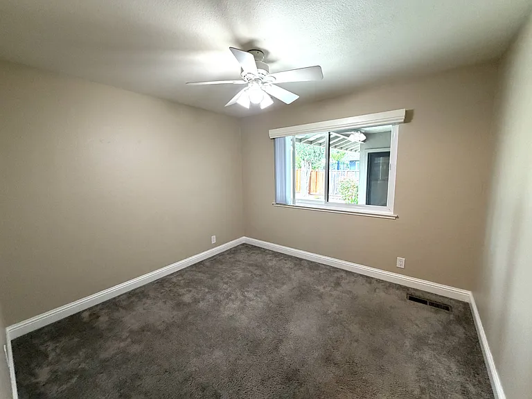 7387 Hillsdale Dr — Photo 9