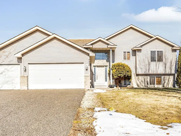 4424 221st St N, Forest Lake, MN 55025