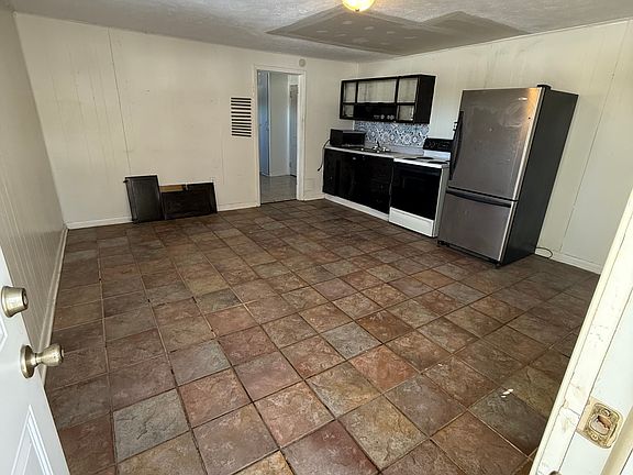 3rd image of 8340 Firehouse Ln S #4