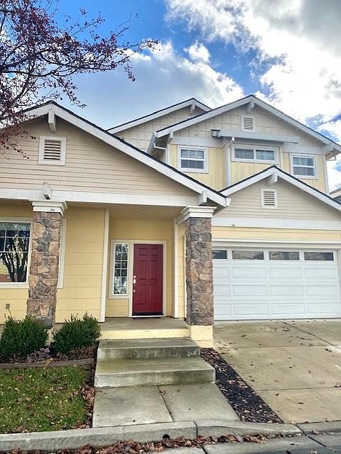 1st image of 990 Countrywood Cir