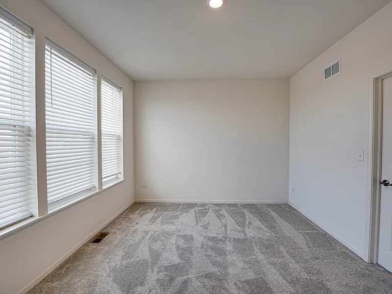 2945 Showplace Dr — Photo 25