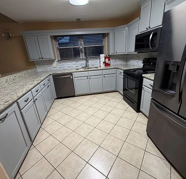 14443 Bywood Ave — Photo 5