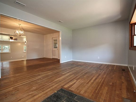 4th image of 10010 Dunbarton Dr SE