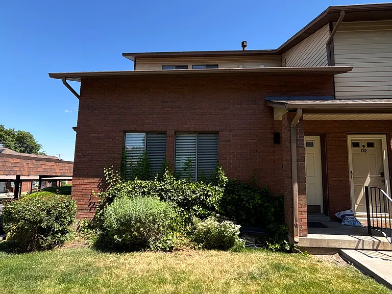 1113 Country Hills Dr #D1 — Photo 2