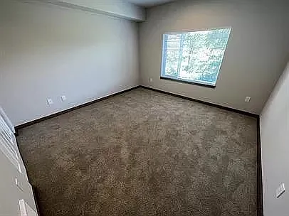 Lake Drive Apartments — Photo 13