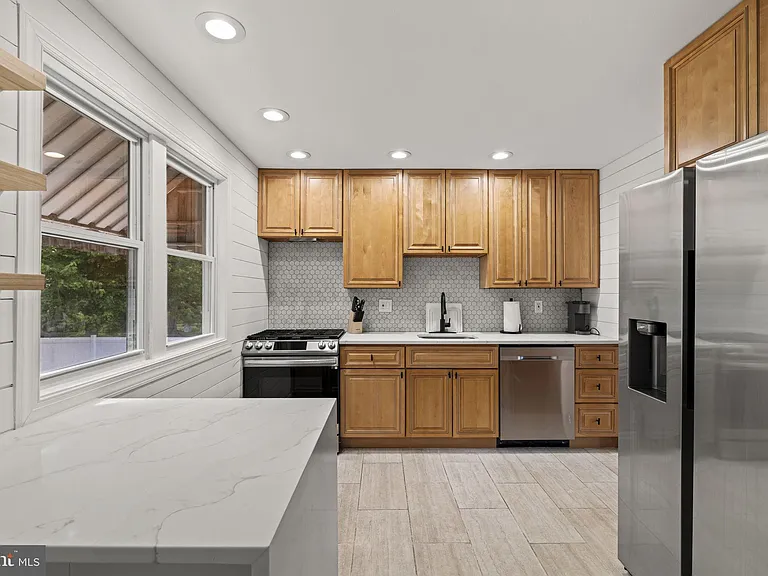 901 Russo Dr — Photo 10
