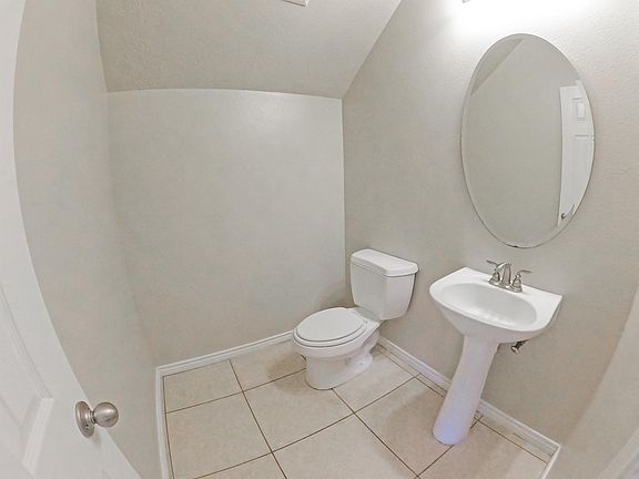 3rd image of 112 Forest Dr #1