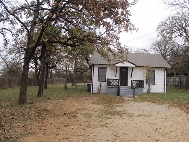 1st image of 528 W Kennedale Pkwy