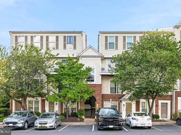46862 Clarion Ter APT 303, Sterling, VA 20164