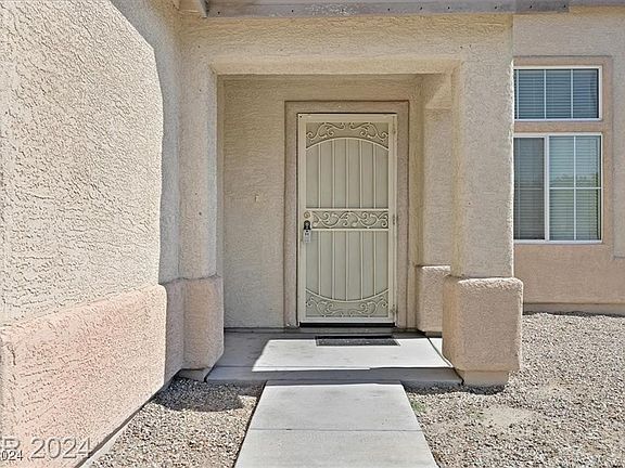 2nd image of 3609 La Cascada Ave