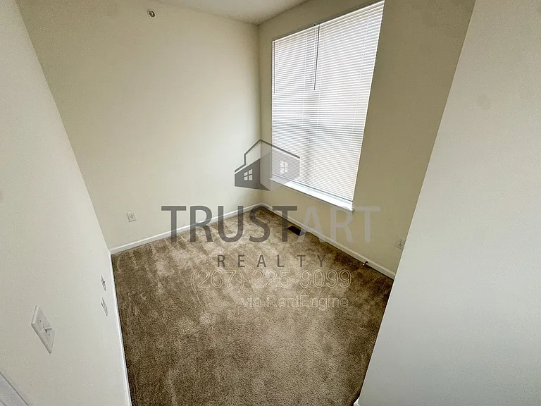 1327 S 27th St — Photo 19
