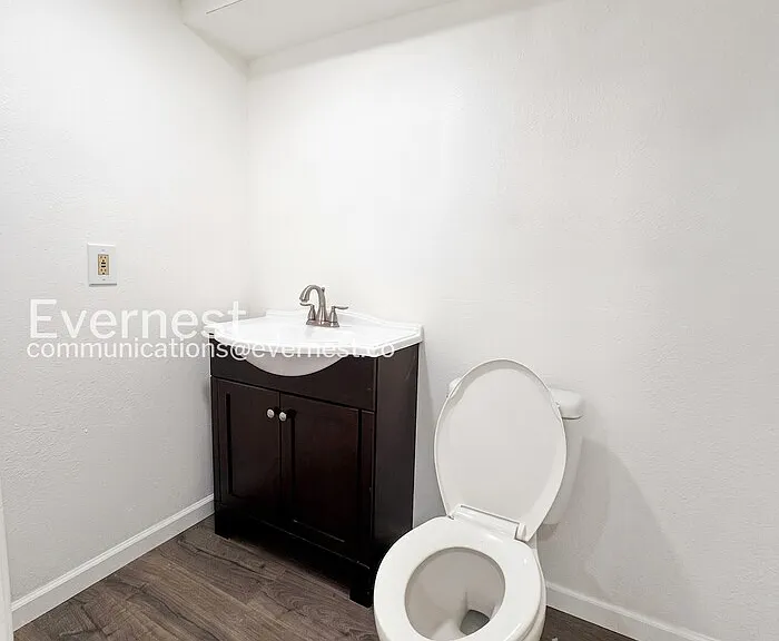 2701 E Nichols Cir — Photo 18