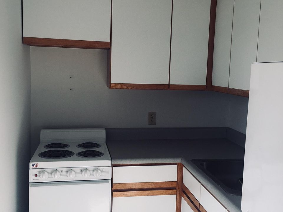 2nd image of 1247 North Rd
