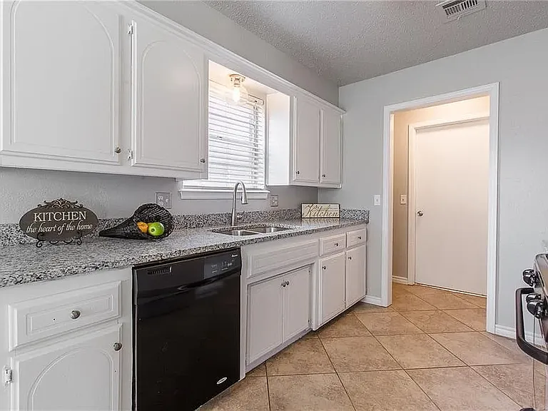 1056 NW 7th Pl — Photo 22