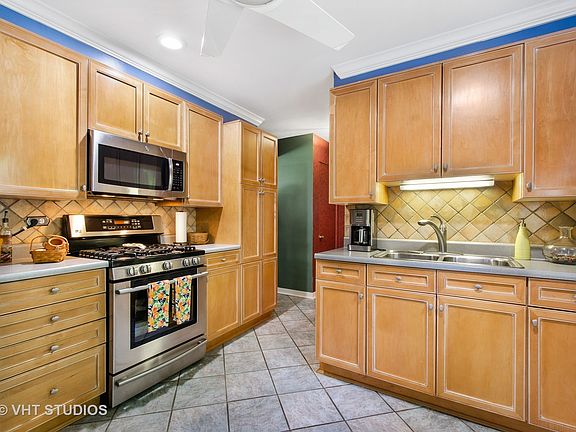 5th image of 6215 N Cicero Ave #A