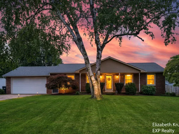 1502 Ridgewood Dr, Jenison, MI 49428