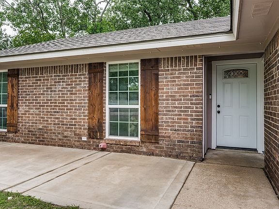 3rd image of 812 Ridgeway Rd