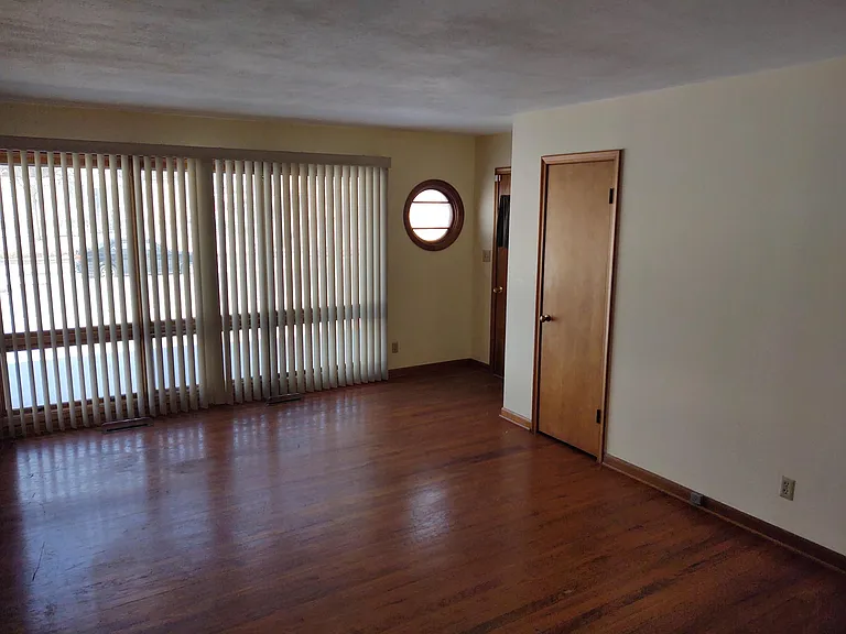 1513 Lakin Ave #1 — Photo 6