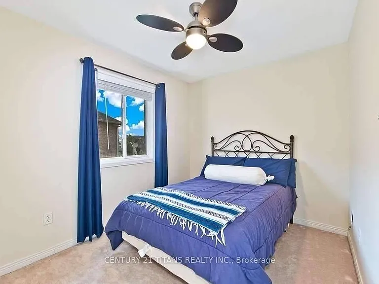 32 Etienne St — Photo 16