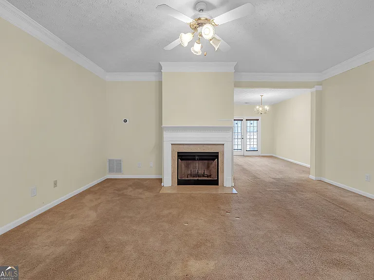 5475 Hampton Ct S — Photo 4