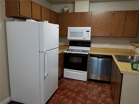 2nd image of 2706 Jennydiane Dr