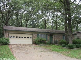 6205 Tall Chief Dr, North Little Rock, AR 72116